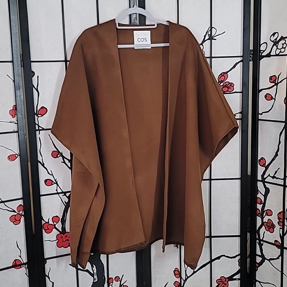 COS Contrast-Stitch Cape - Picture 3 of 8